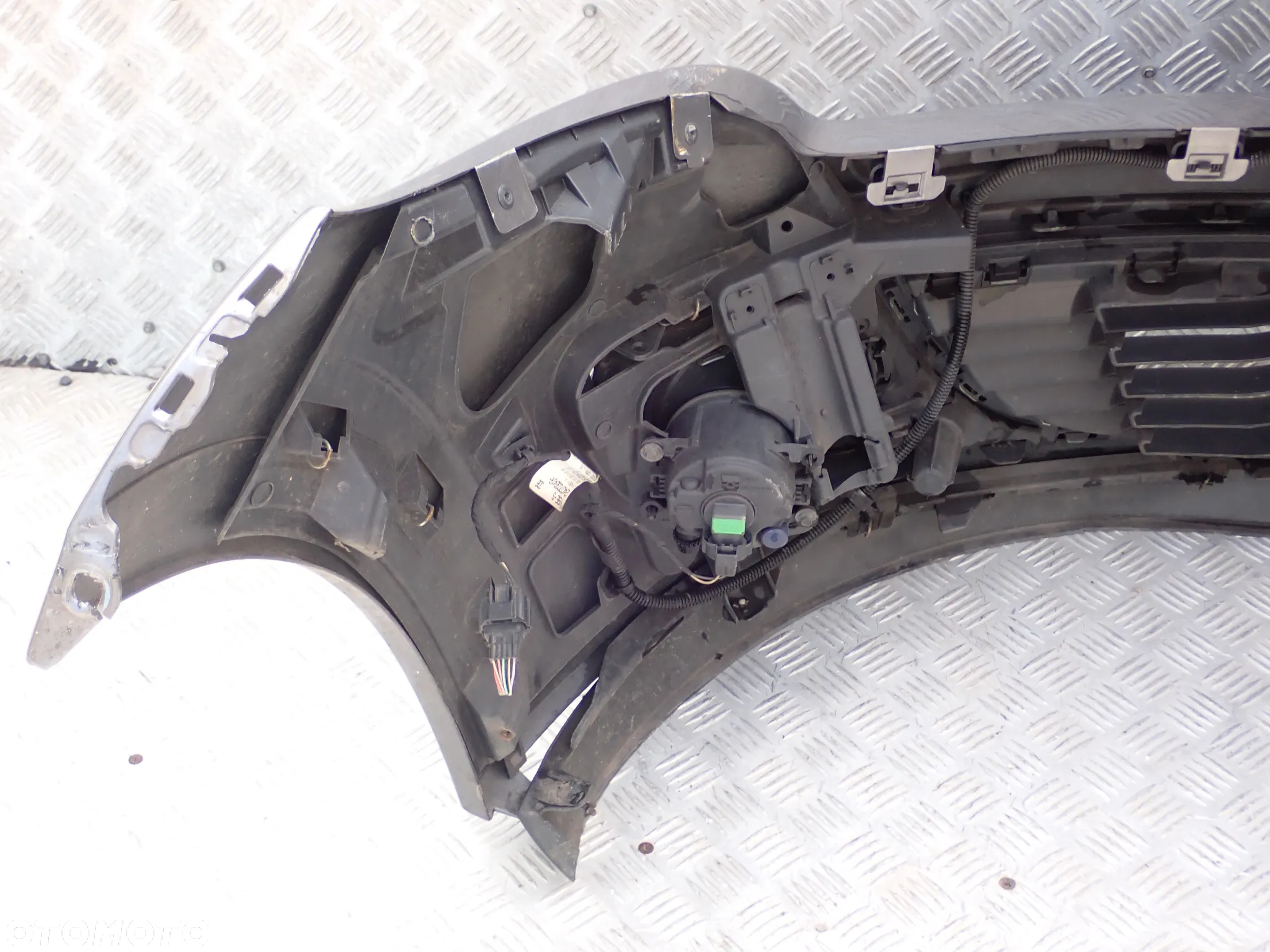 ZDERZAK PRZEDNI RENAULT MEGANE III  620221285R KOD LAKIERU TEKNG - 7