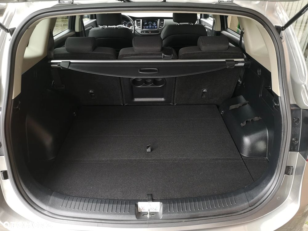 Kia Carens 1.6 GDI L - 36