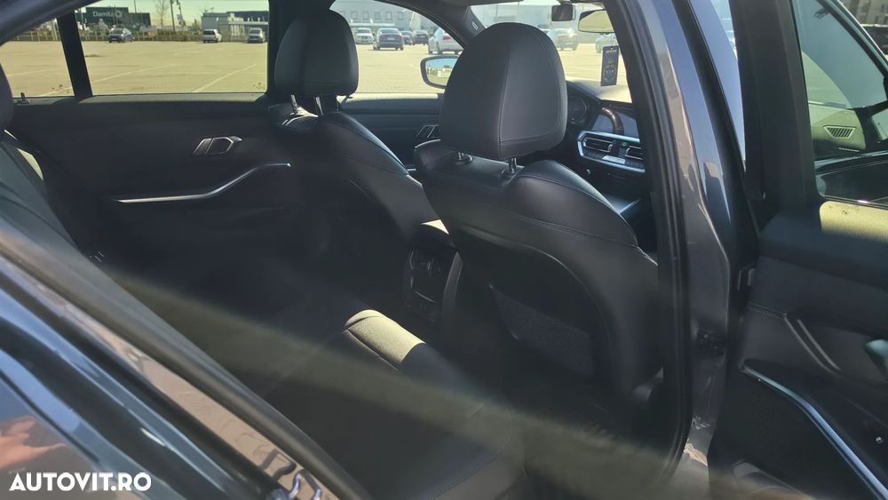 BMW Seria 3 320d xDrive AT MHEV - 9