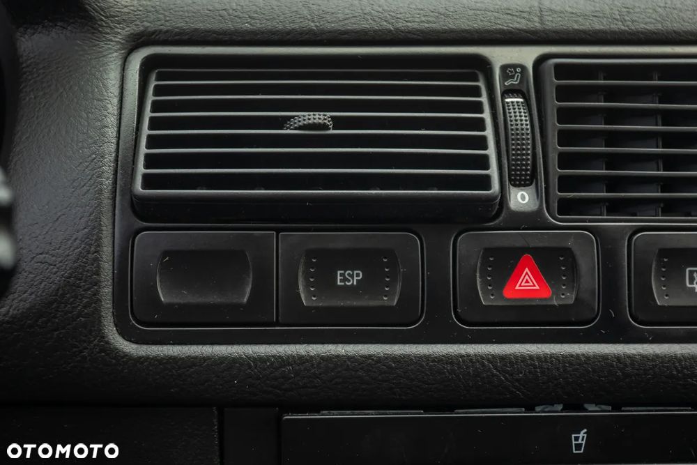 Volkswagen Golf - 22