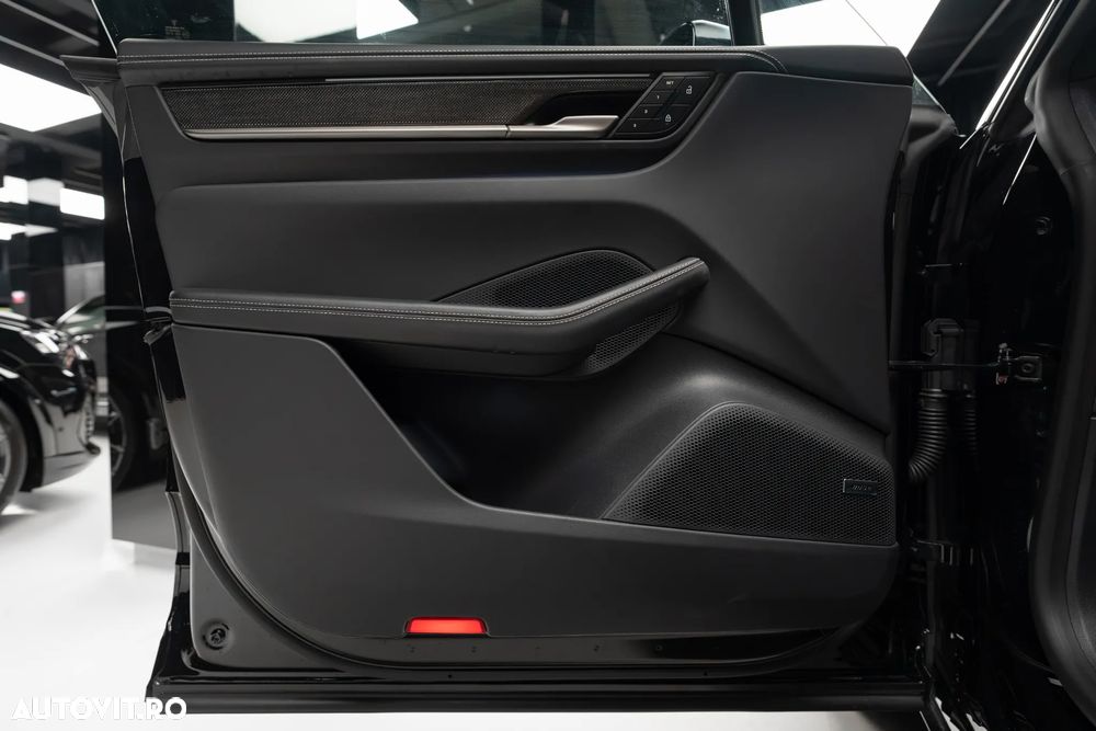 Porsche Macan Turbo 100 kWh - 11