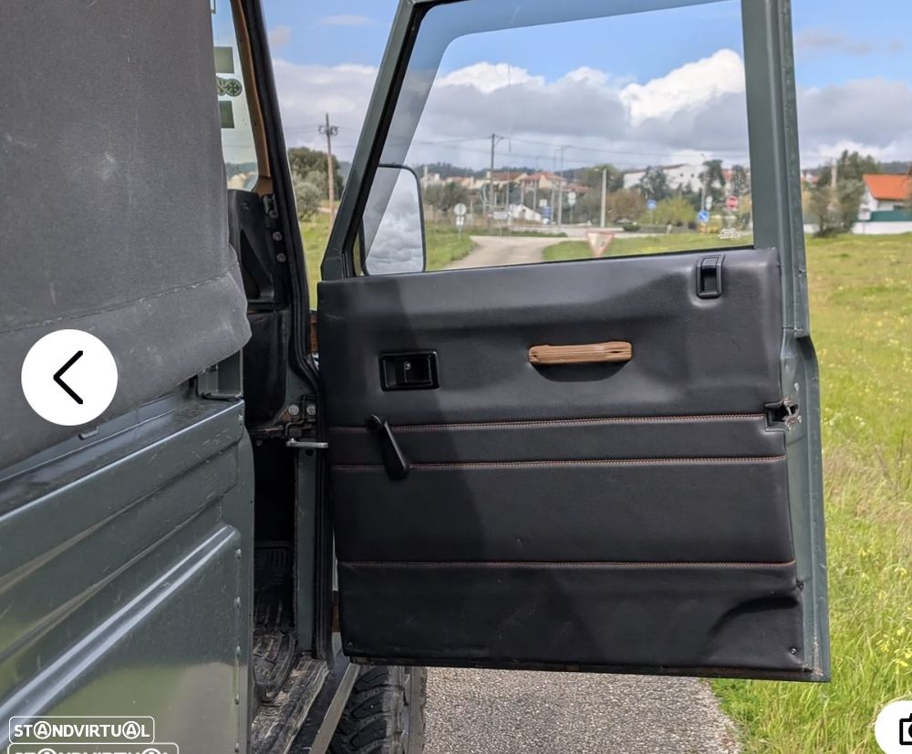 Land Rover Defender 110 SE - 13