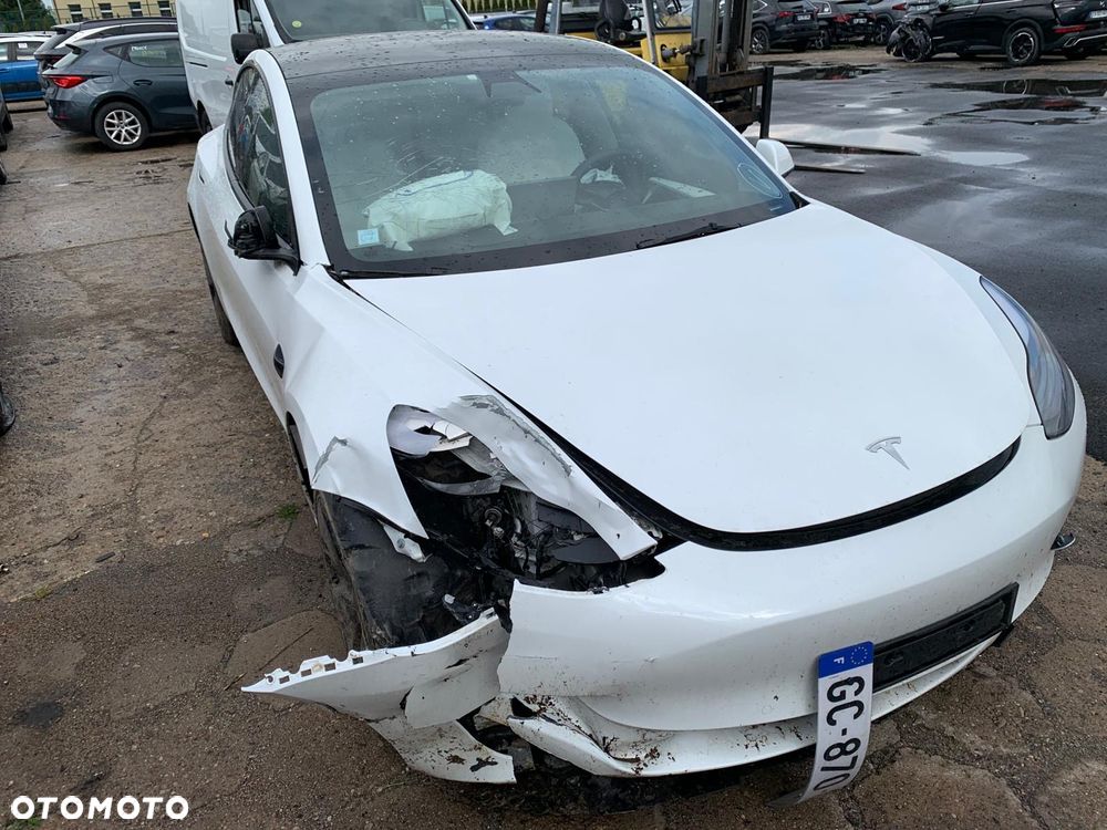 Tesla Model 3 - 9