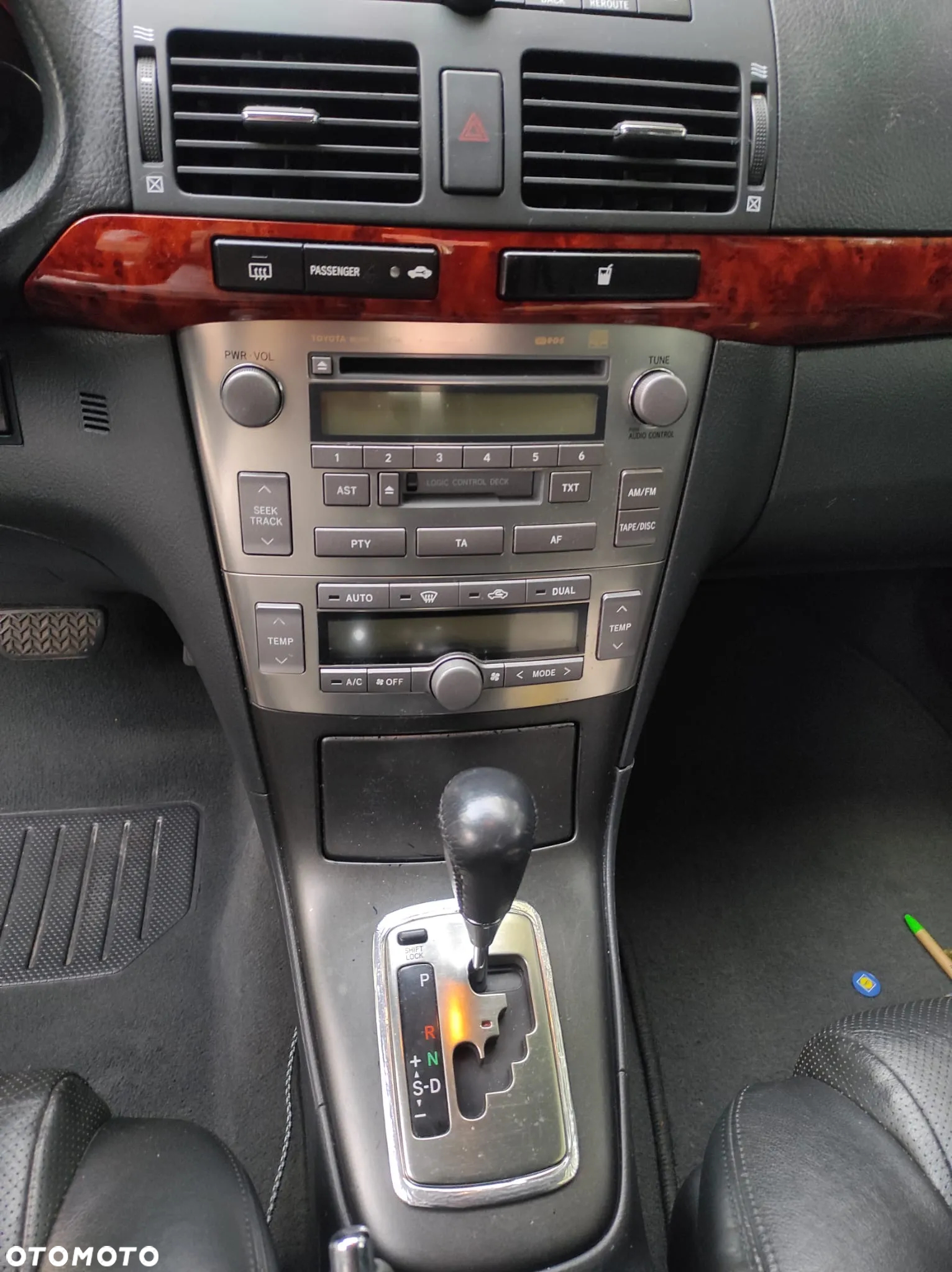 Toyota Avensis 2.4 VVT-i Prestige - 3