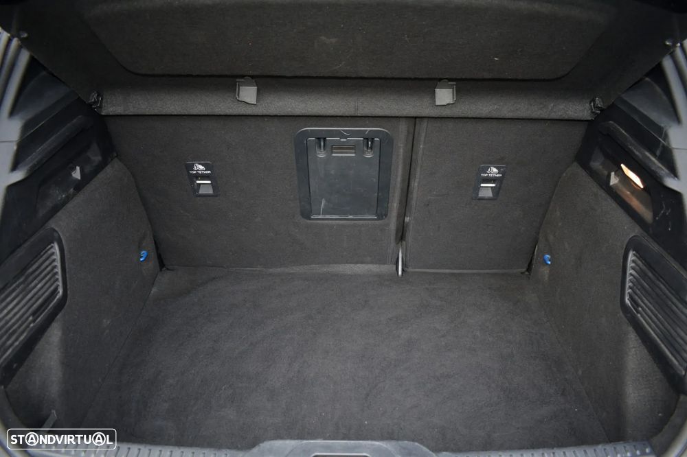 Ford Focus 1.0 EcoBoost MHEV ST-Line - 10