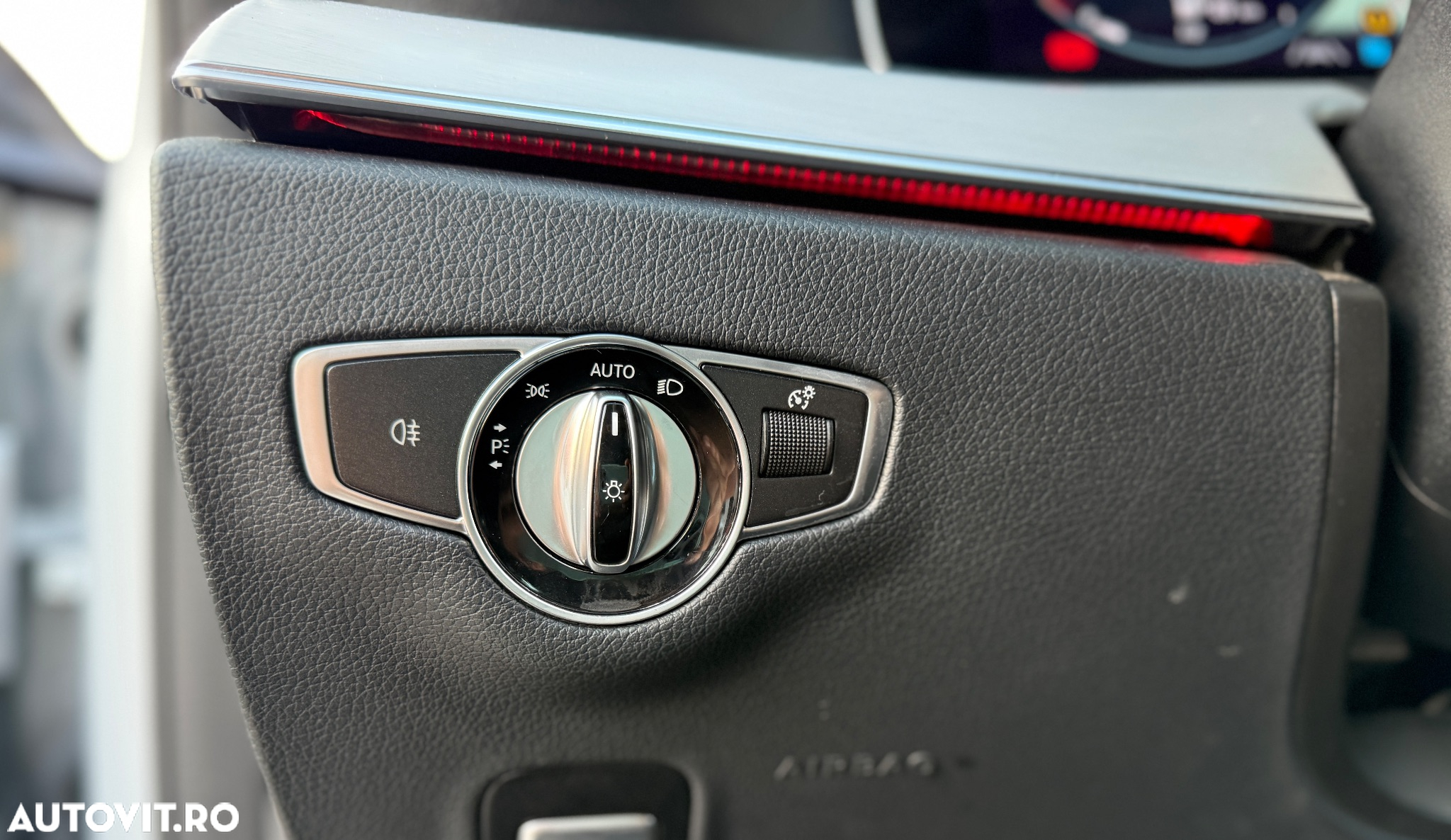 Mercedes-Benz E 220 d T 9G-TRONIC Avantgarde - 22