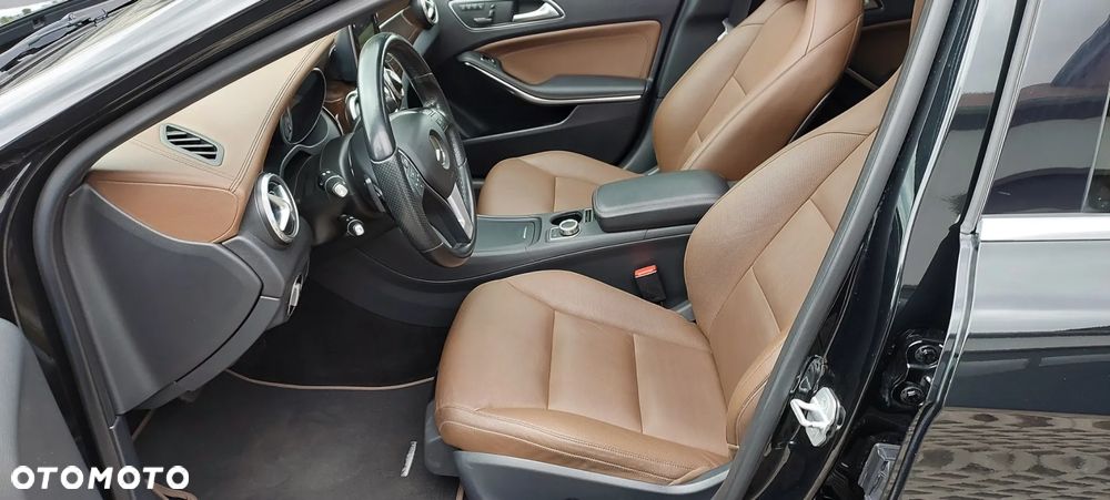 Mercedes-Benz GLA - 8