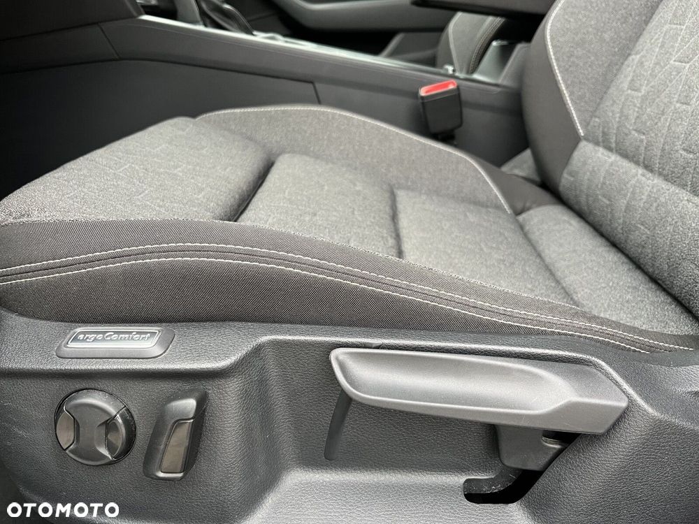 Volkswagen Passat - 12