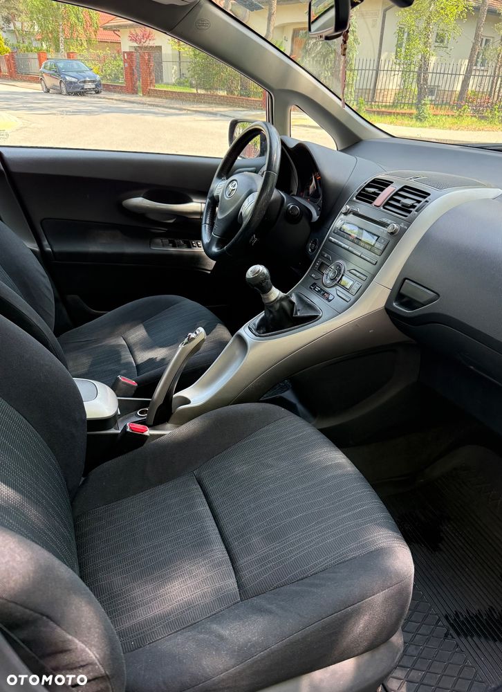 Toyota Auris 1.6 VVT-i Executive - 5