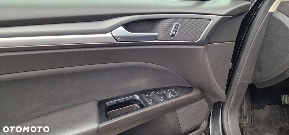 Ford Mondeo 2.0 TDCi Ambiente Plus PowerShift - 19