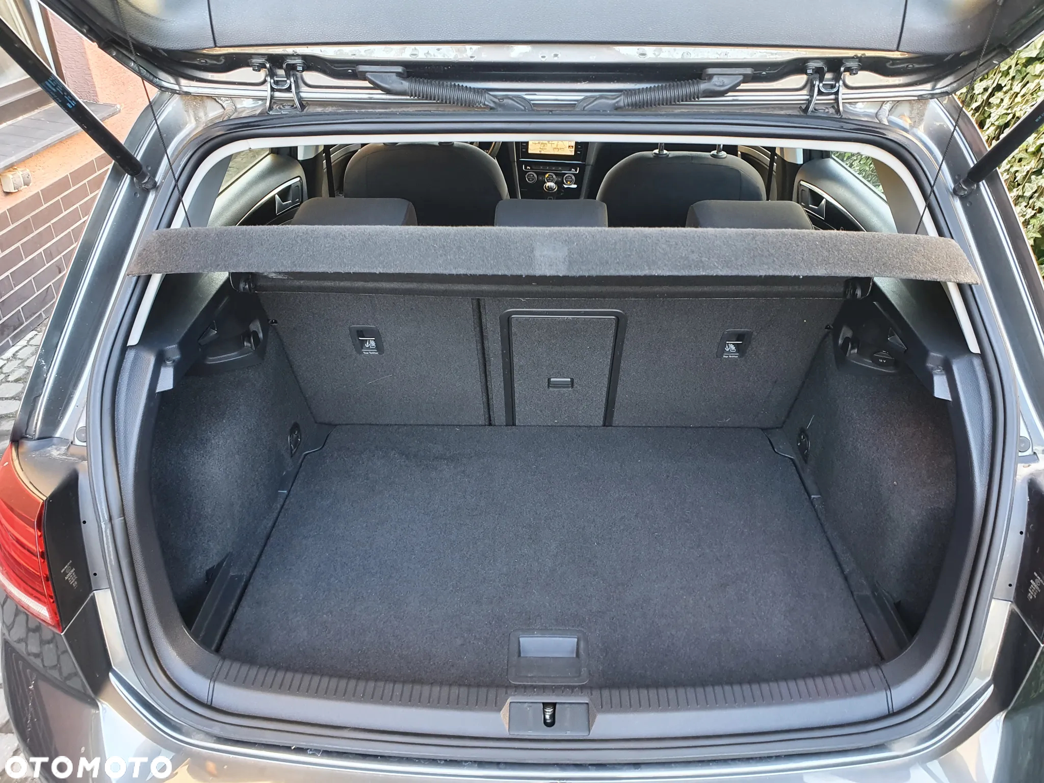 Volkswagen Golf 1.0 TSI Sound - 30