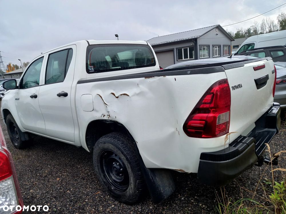 Toyota Hilux 2.4 D-4D Double Cab DLX 4x4 - 10