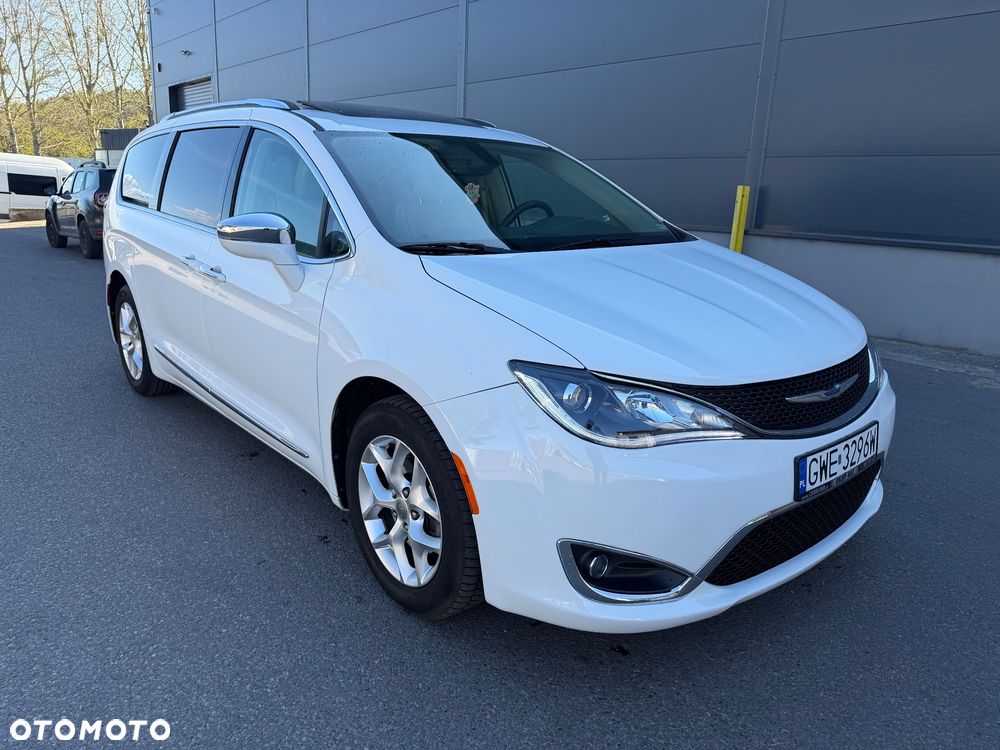 Chrysler Pacifica - 25