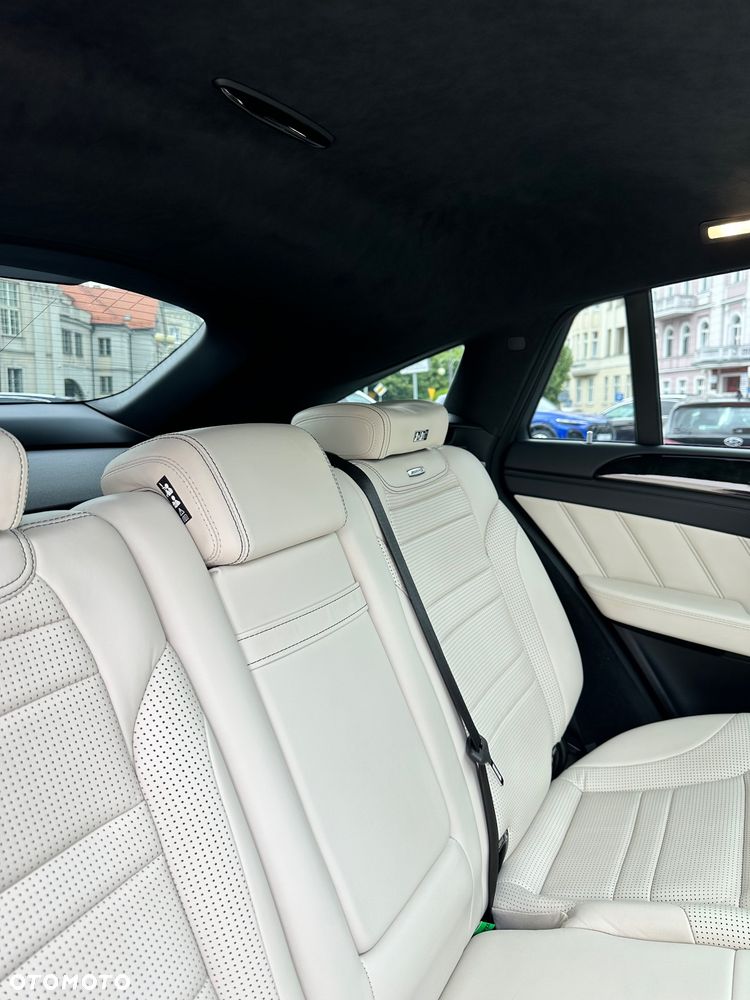 Mercedes-Benz GLE - 23
