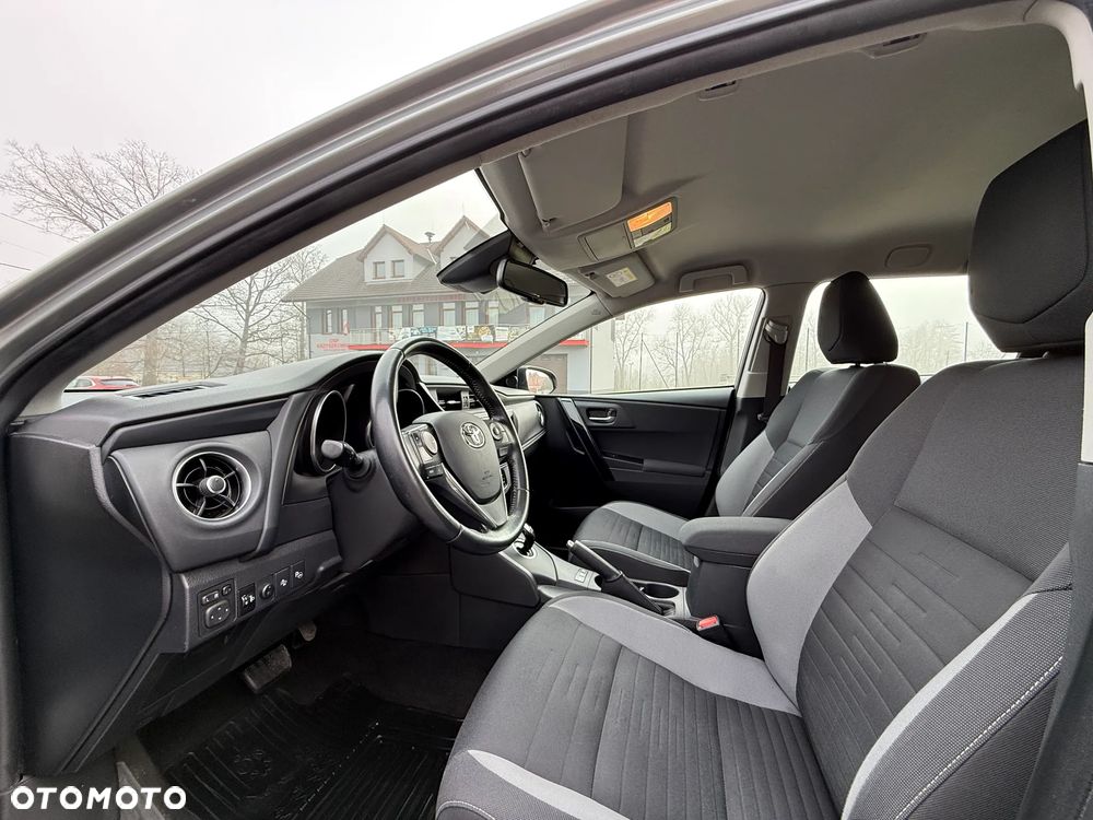 Toyota Auris Hybrid 135 Premium - 14