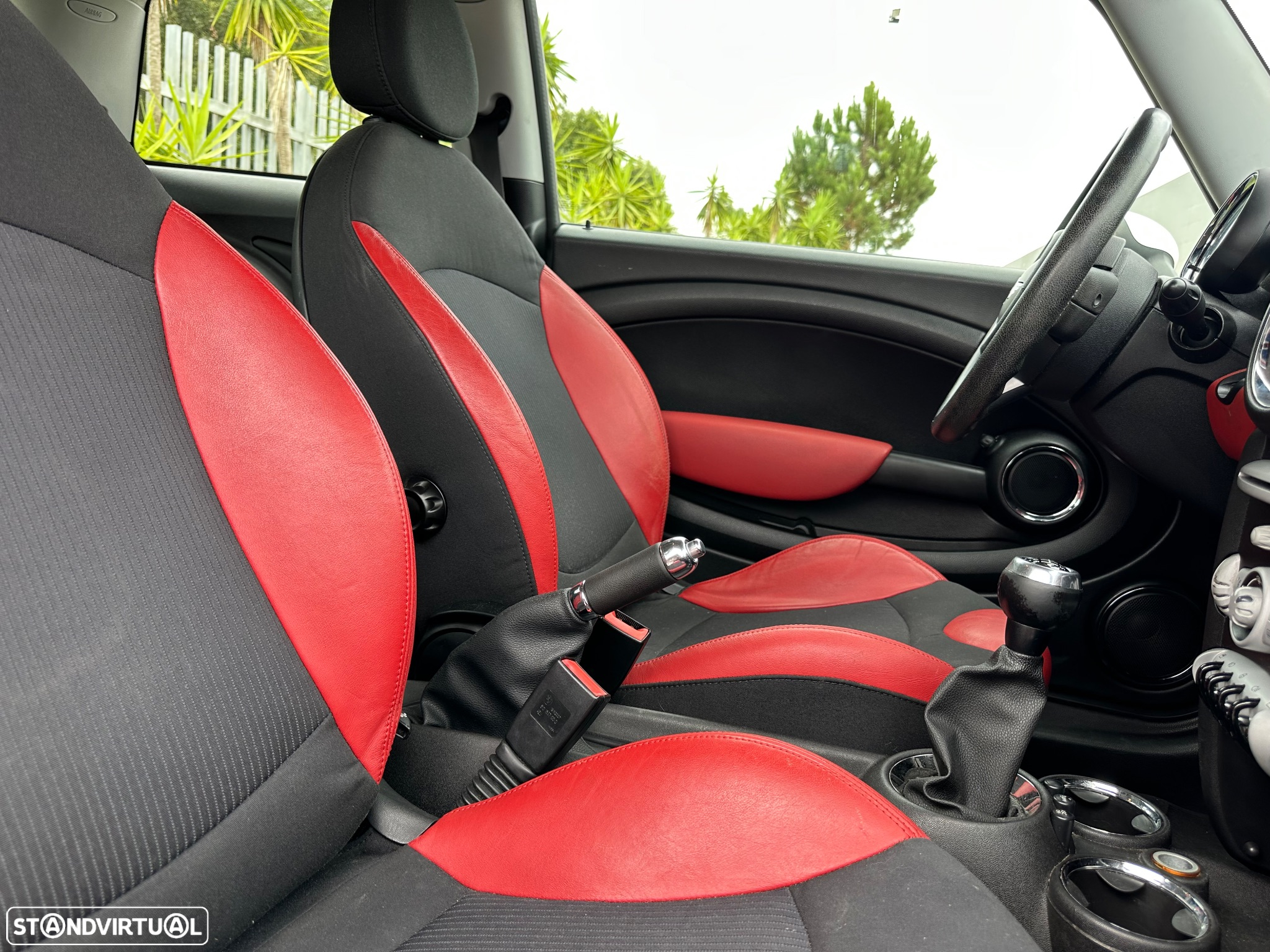 MINI 3 Portas Cooper D - 18