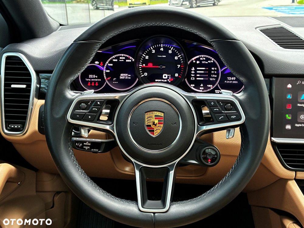 Porsche Cayenne - 23