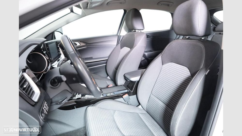 Kia XCeed 1.6 GDi PHEV Drive - 16