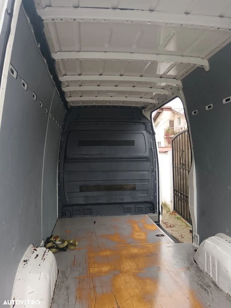 Mercedes-Benz Sprinter - 10