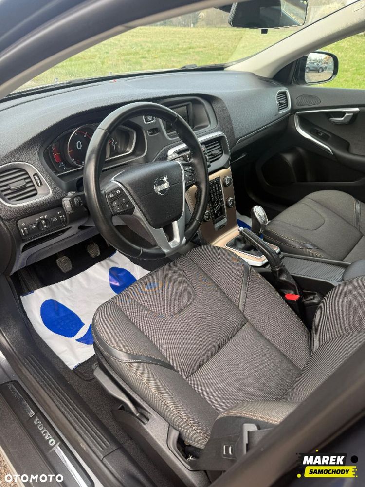 Volvo V40 Cross Country - 8