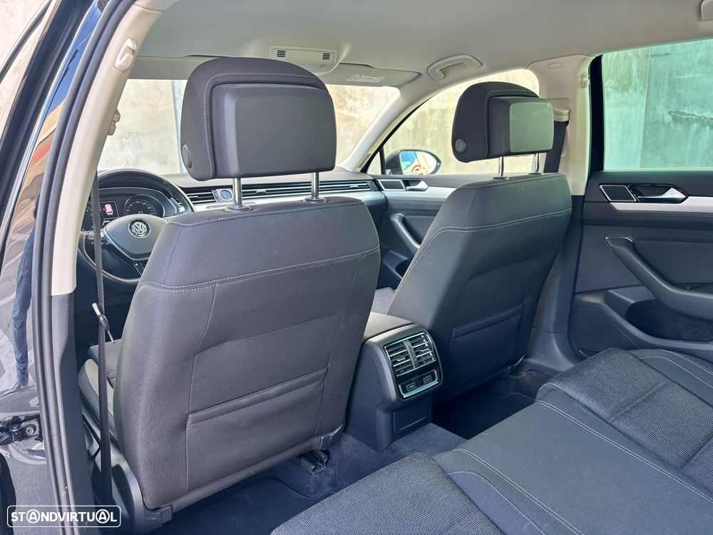 VW Passat Variant 1.6 TDI Highline - 31