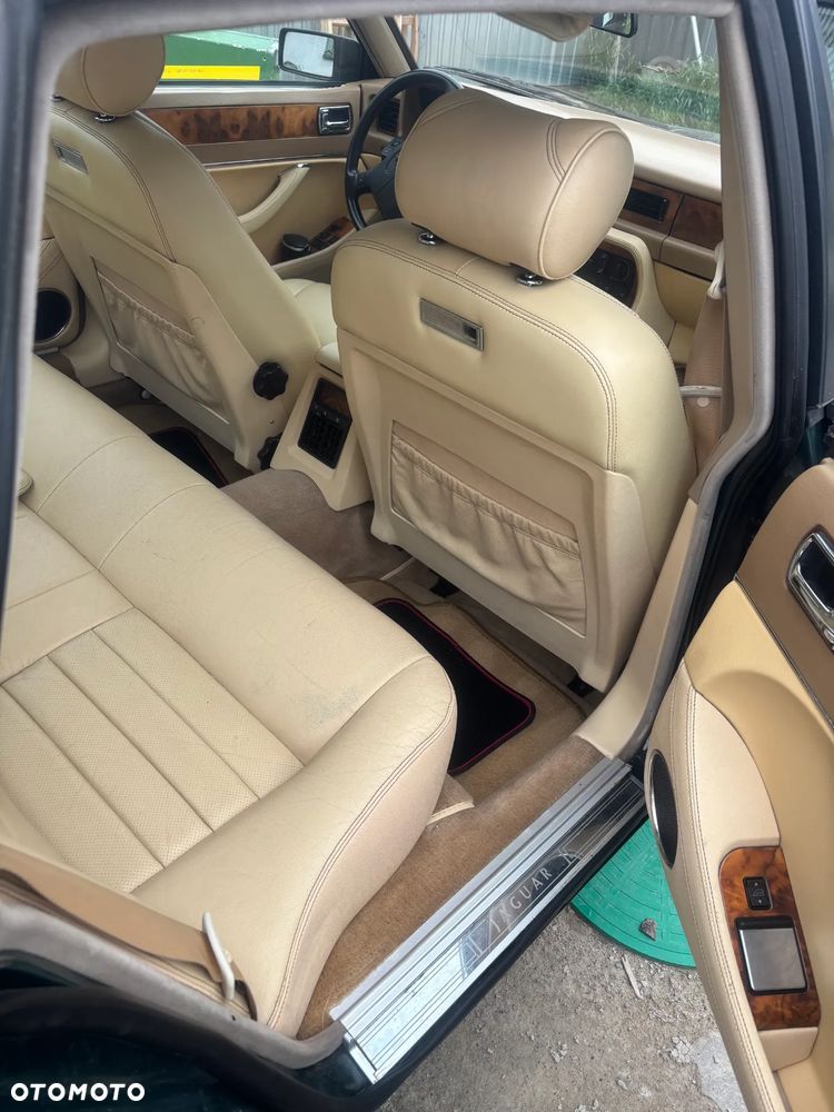 Jaguar XJ Soverign 3.2i - 10