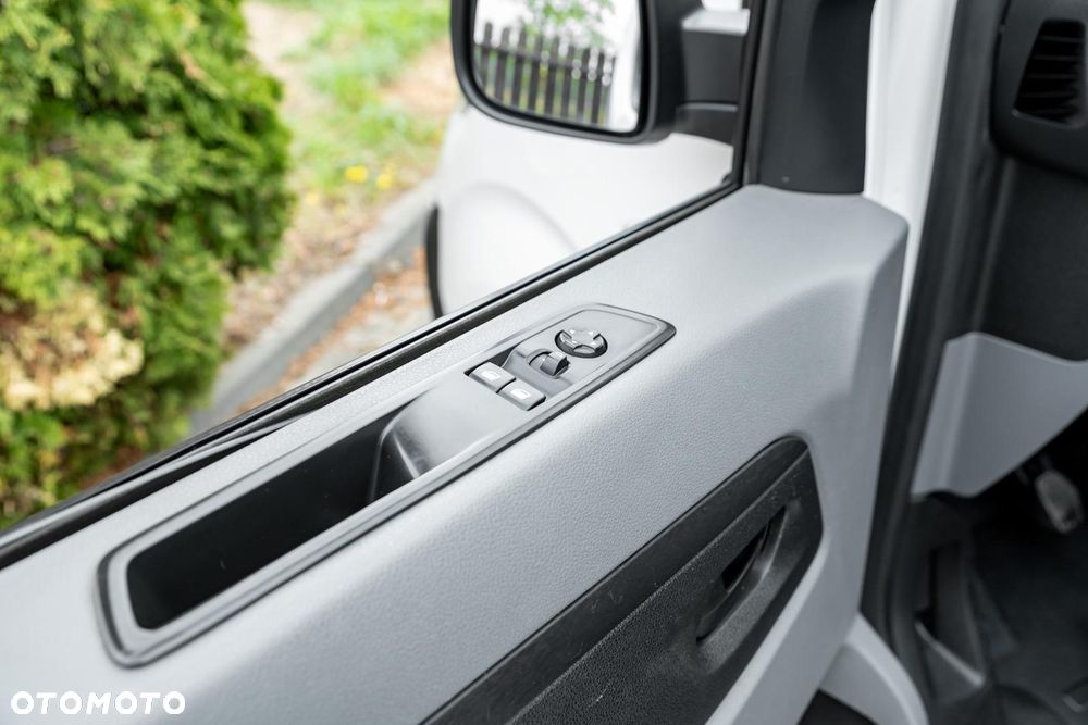Opel Vivaro - 16