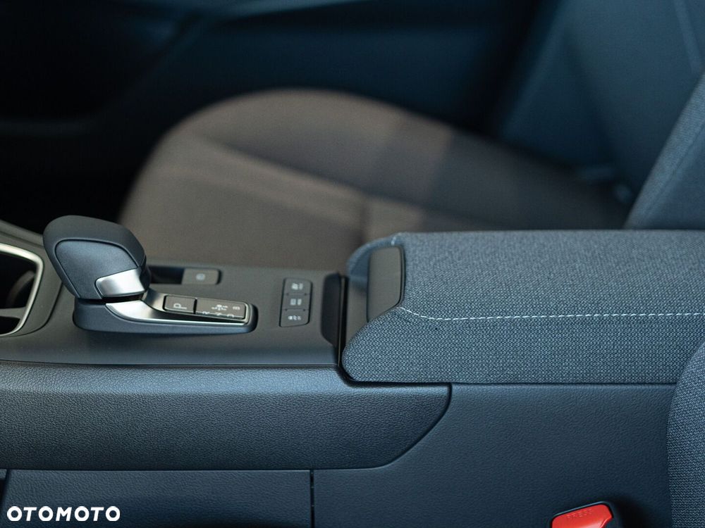 Lexus LBX 1.5 Hybrid - 8