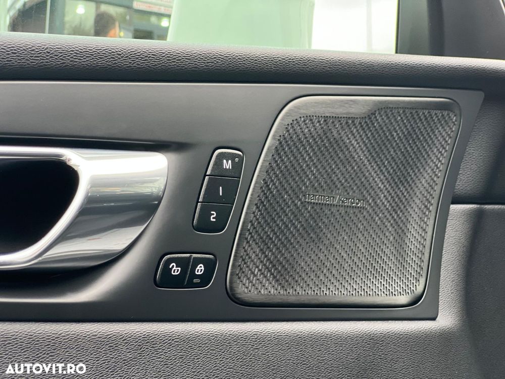 Volvo XC 60 Recharge T6 AWD AT Core - 9