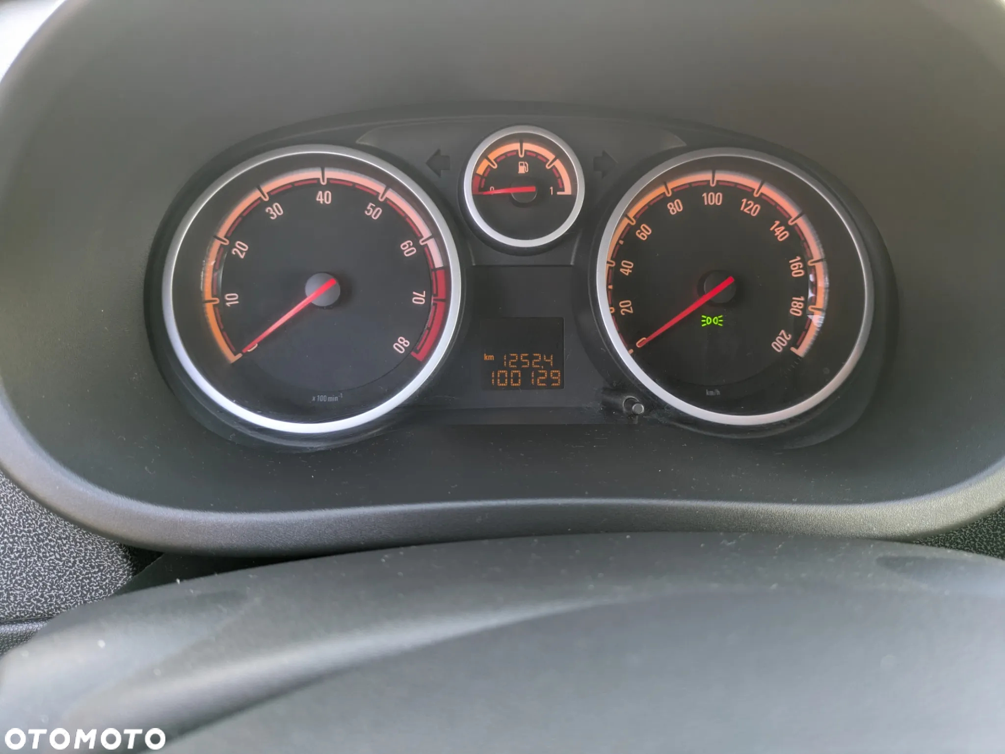 Opel Corsa 1.4 16V Cosmo - 3