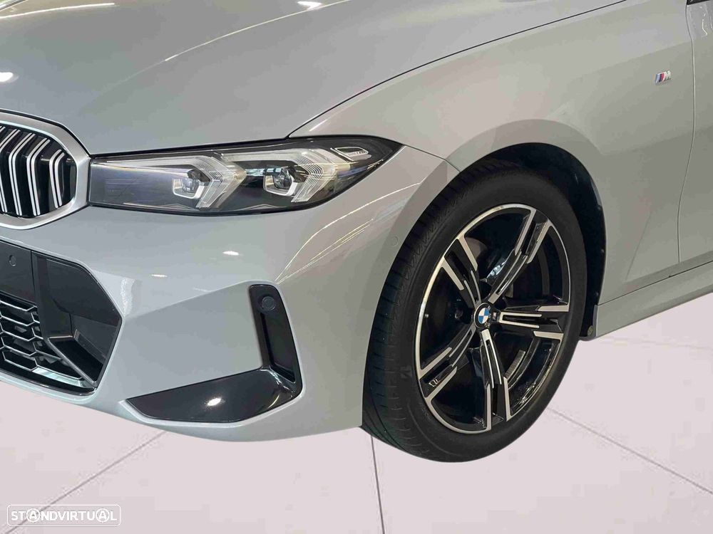 BMW 320 d Touring Pack Desportivo M Auto - 3