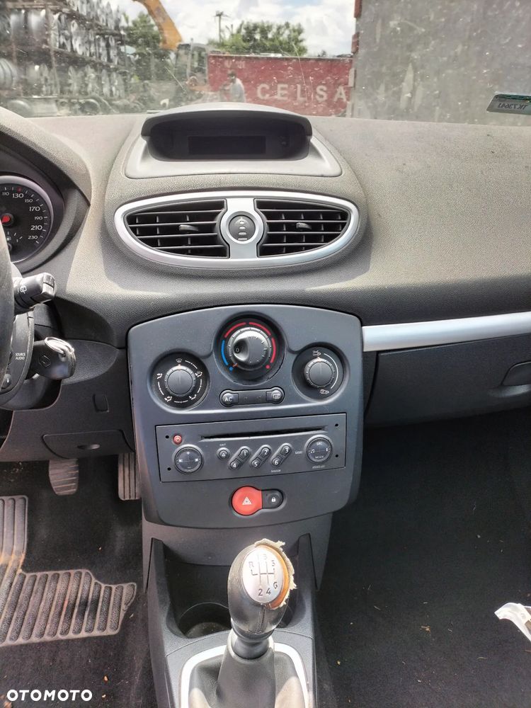 FOTELE PRZÓD KANAPA TYŁ RENAULT CLIO III 1.5 DCI 05-09r PRZED LIFT KOD LAK. OV727 - 25