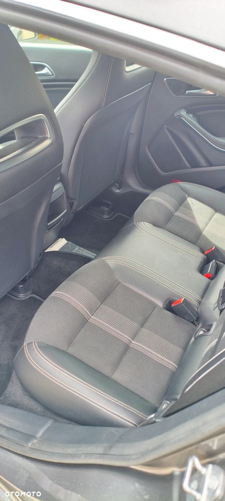 Mercedes-Benz CLA 200 - 12