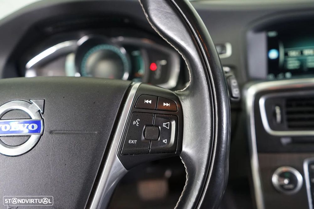 Volvo V60 2.4 D6 Momentum AWD Phev - 23