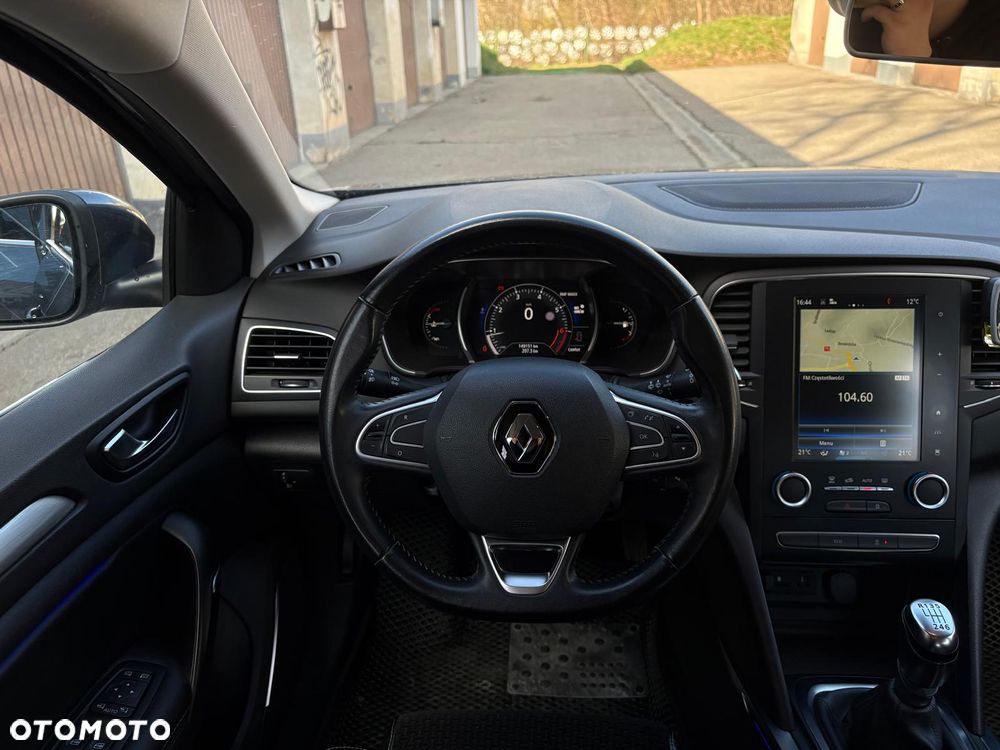 Renault Megane ENERGY TCe 130 Start & Stop Paris Business - 22