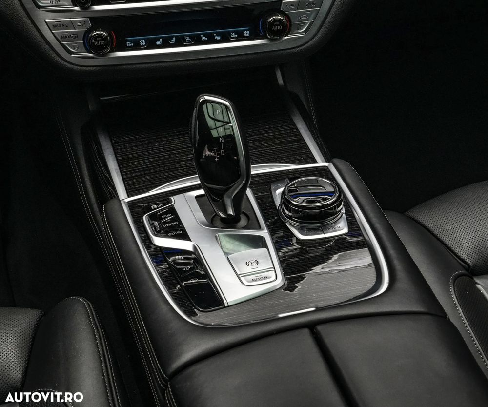 BMW Seria 7 750i xDrive - 23