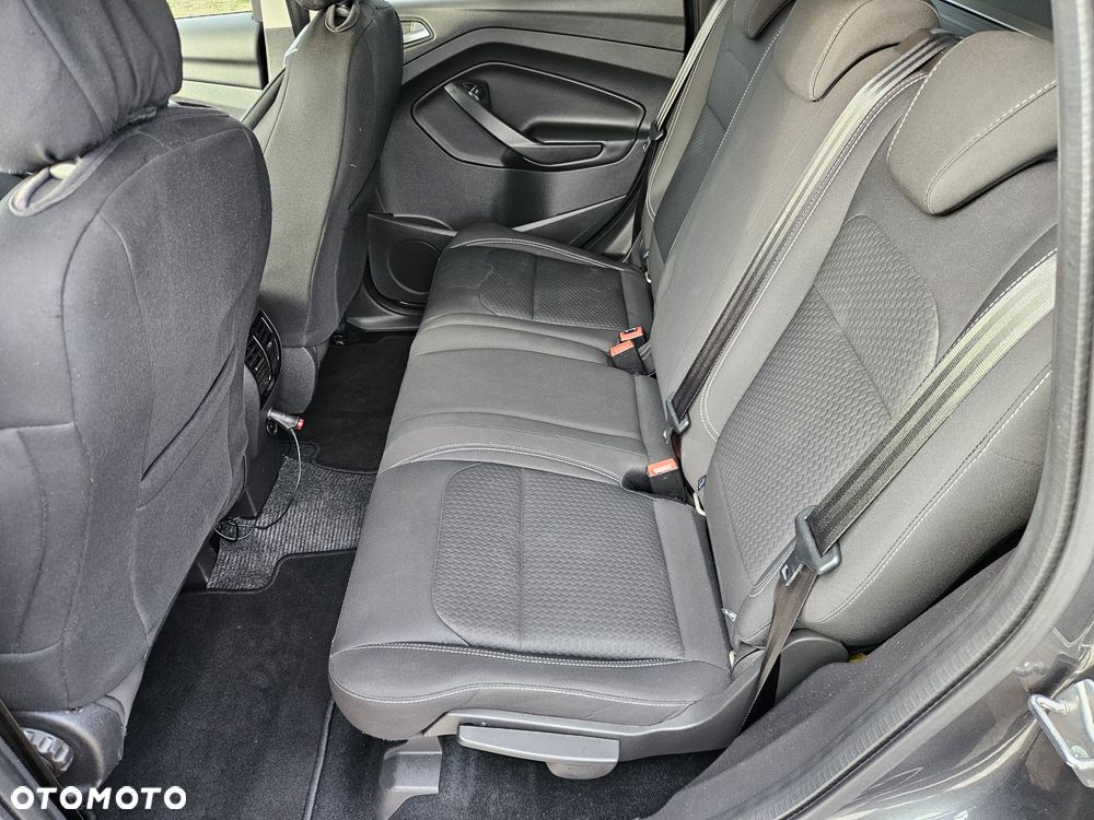 Ford Kuga - 27