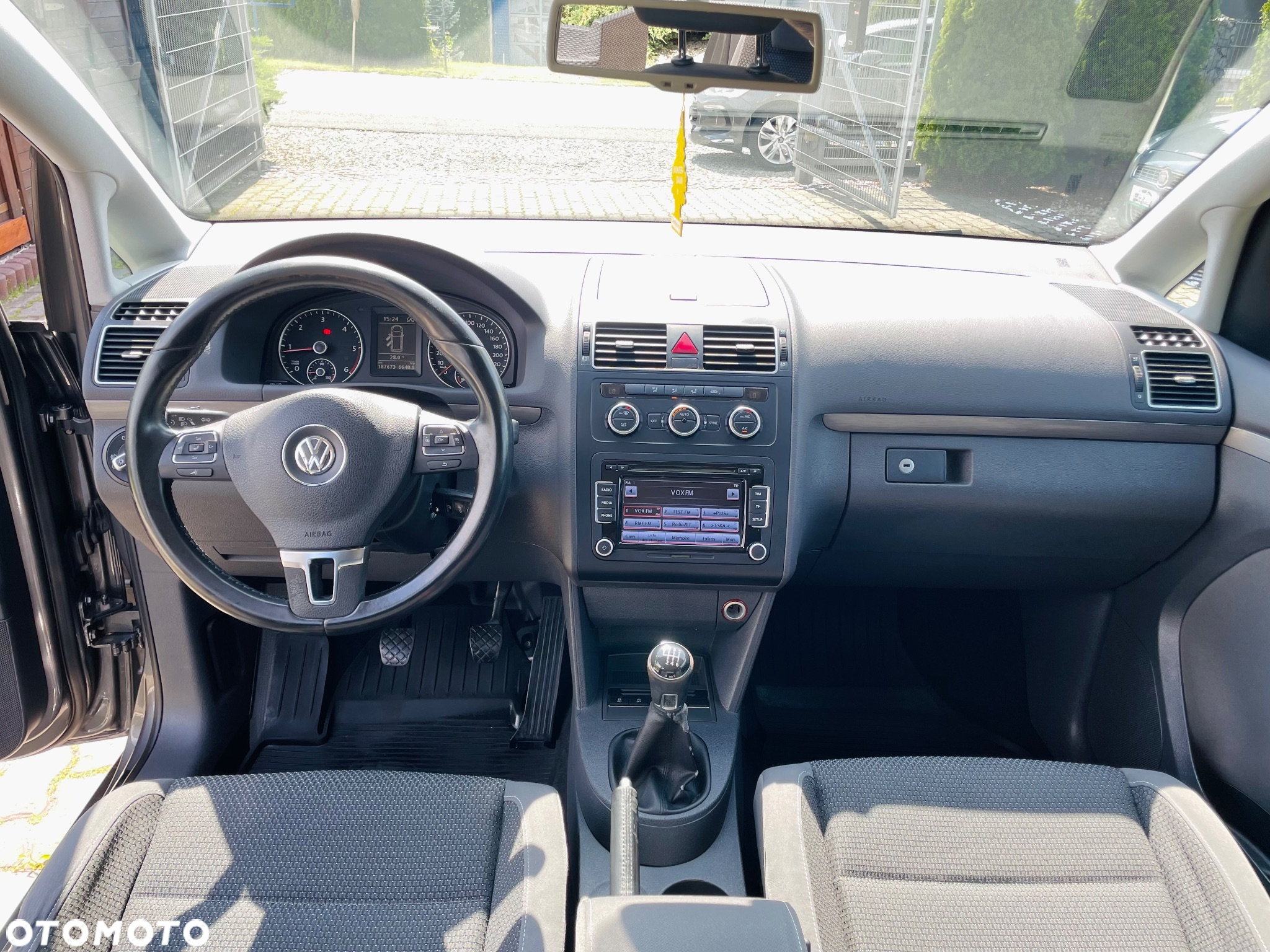 Volkswagen Touran 1.6 TDI DPF BlueMot Comfortline - 14