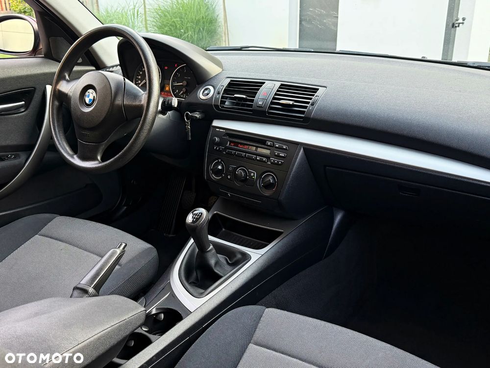 BMW Seria 1 - 25