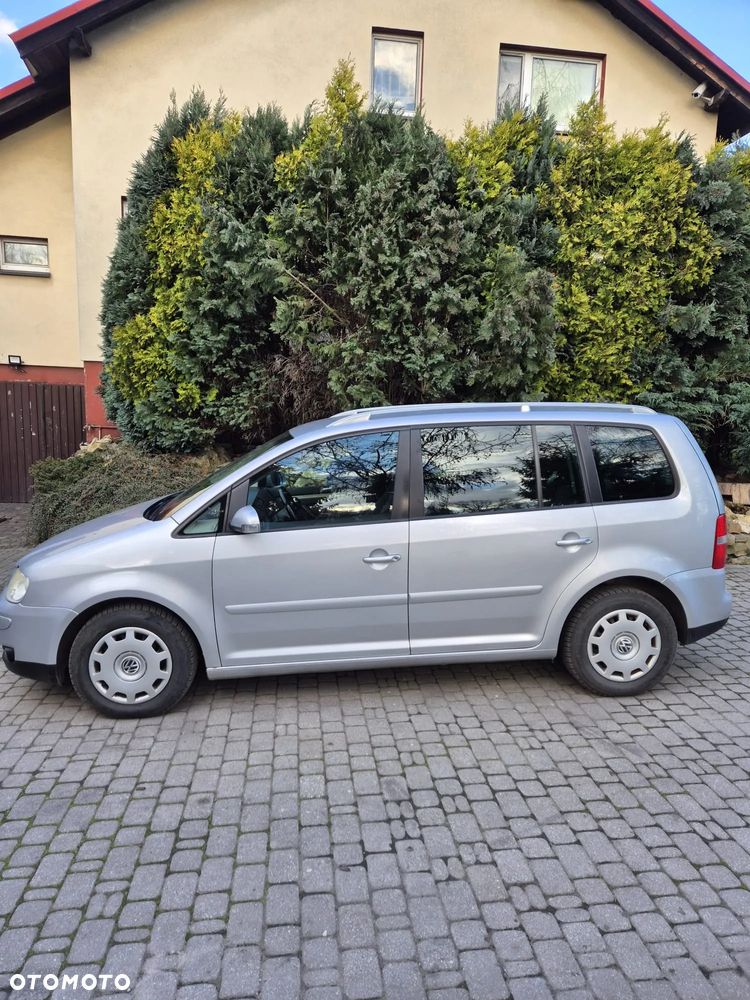 Volkswagen Touran 2.0 TDI Highline - 2