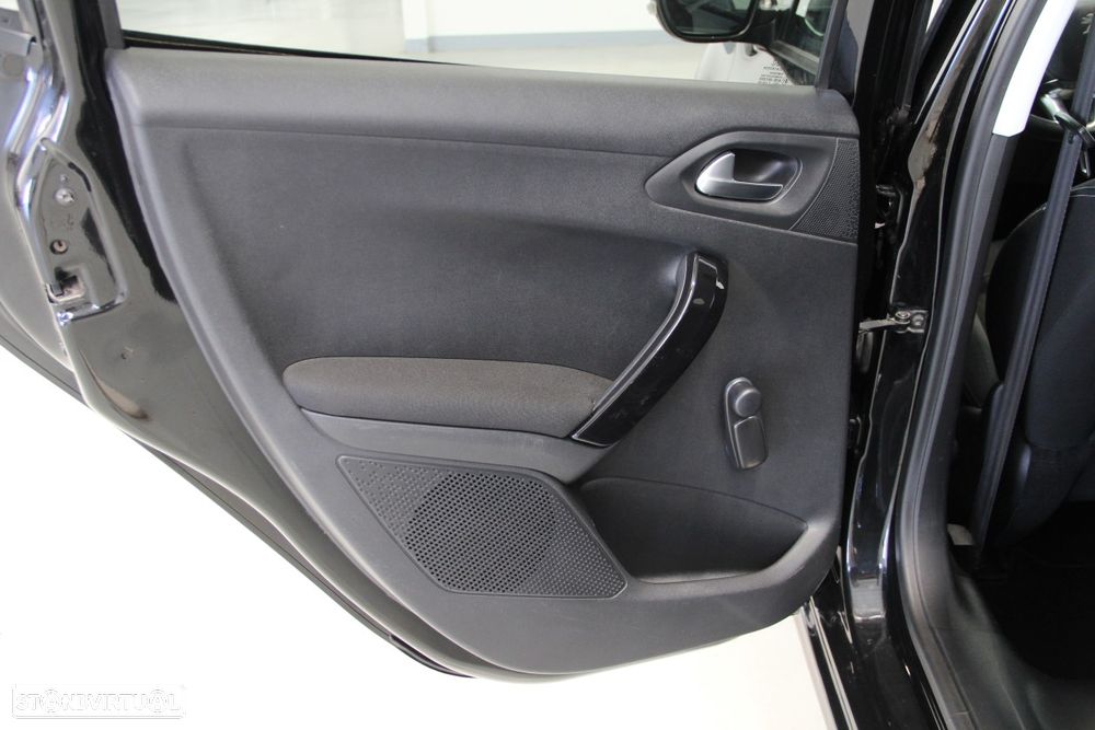 Peugeot 208 1.6 BlueHDi Style - 23