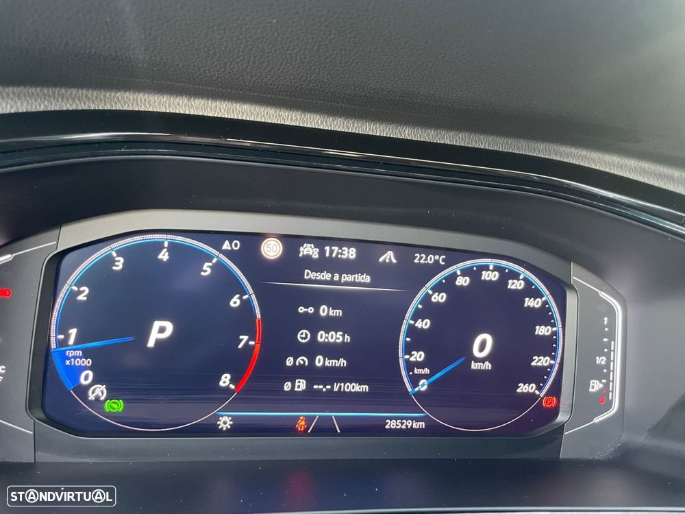 VW T-Roc 1.5 TSI R-Line DSG - 18
