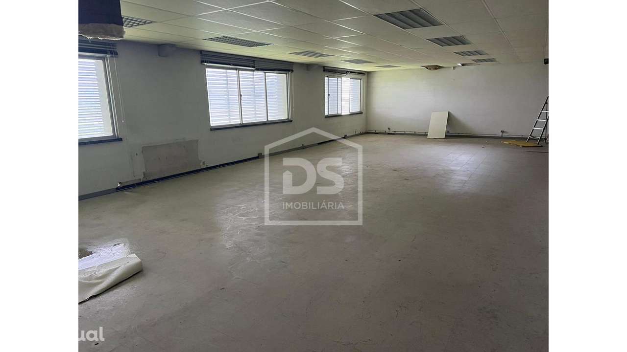 Armazém  Venda em Marinha Grande,Marinha Grande - Grande imagem: 2/44