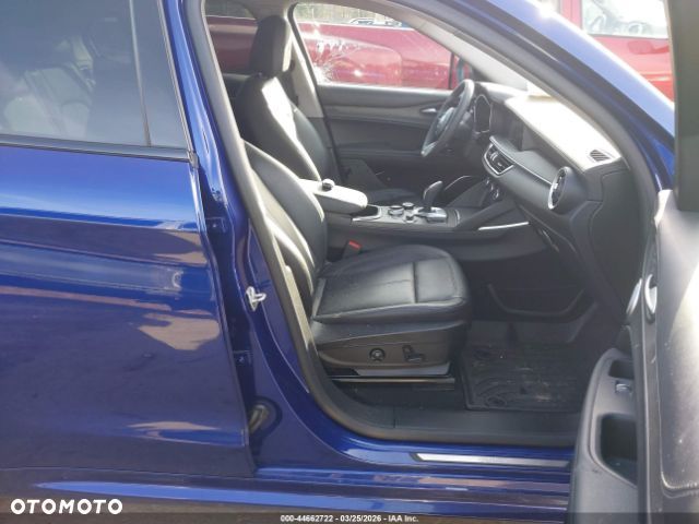 Alfa Romeo Stelvio 2.0 Turbo 16V AT8-Q4 Ti - 7
