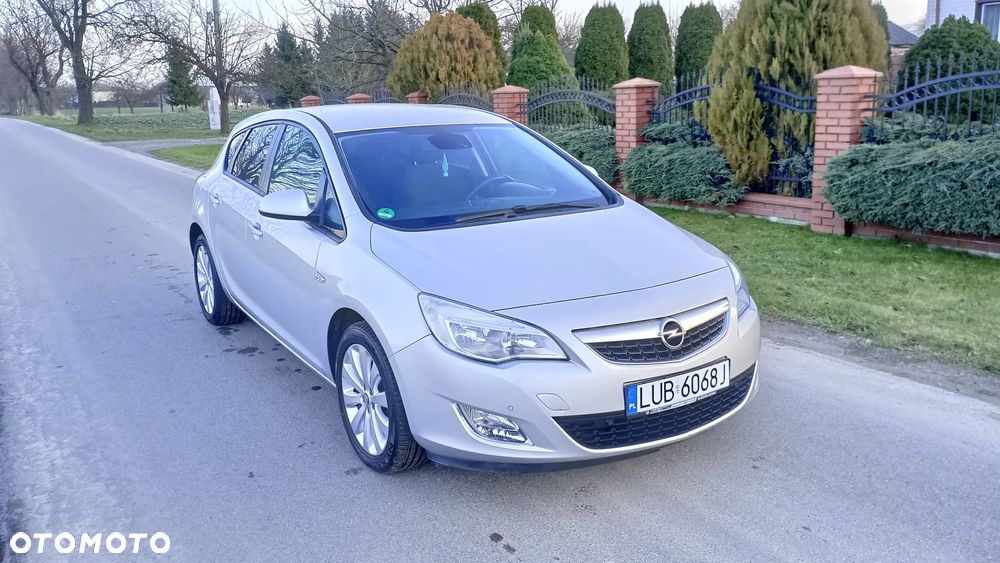Opel Astra 1.4 Turbo Cosmo - 1