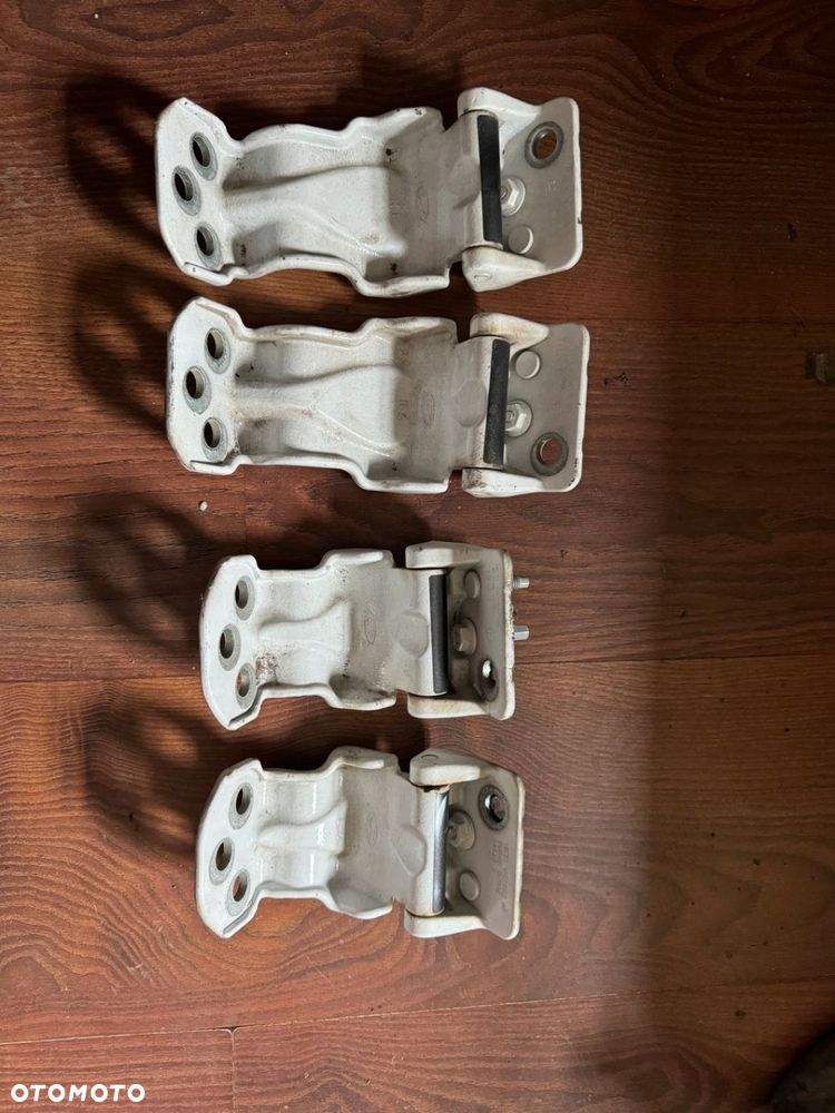 ZAWIASY DRZWI TYLNYCH 180 FORD TRANSIT MK8 LIFT komplet - 1