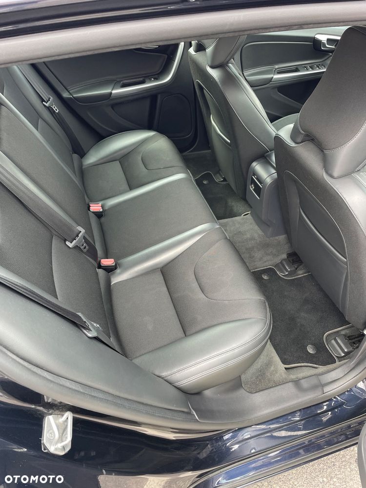 Volvo V60 D3 Momentum - 17