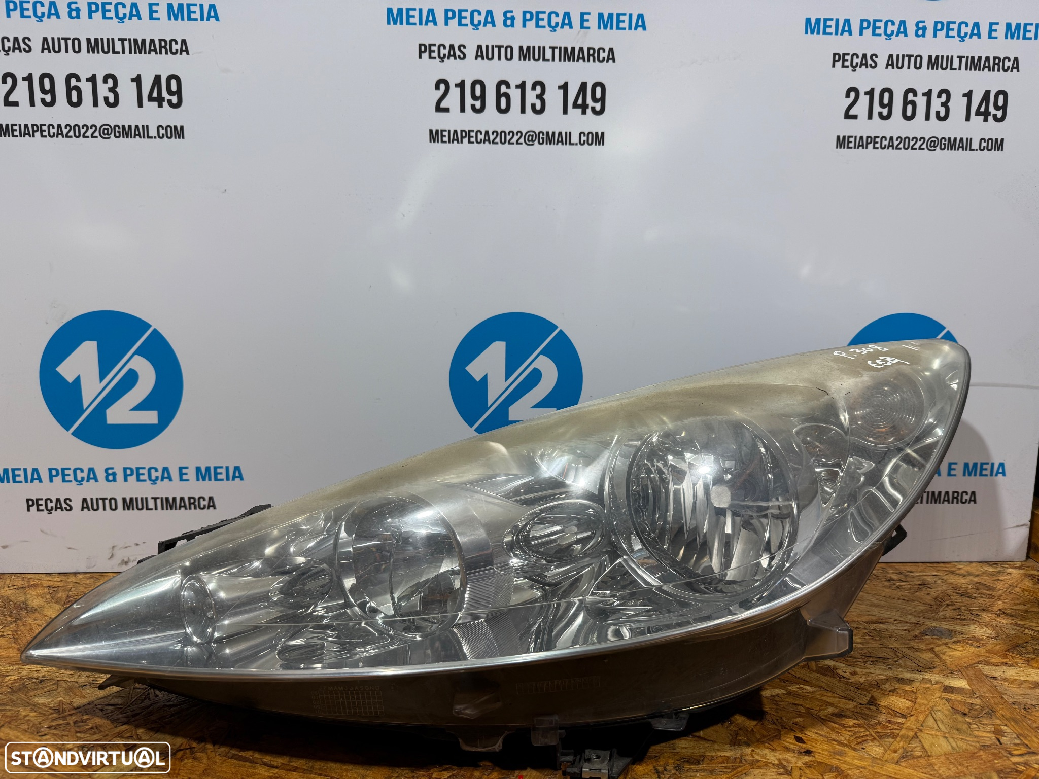 Farol esquerdo Peugeot 308 de 2009 - 2