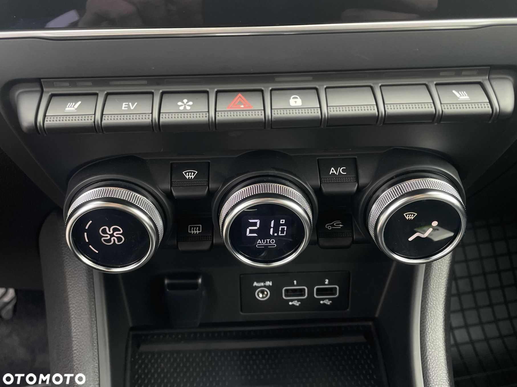 Renault Captur - 23