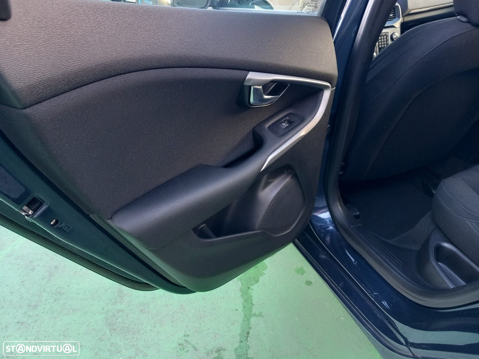 Volvo V40 1.6 D2 Eco Momentum - 22